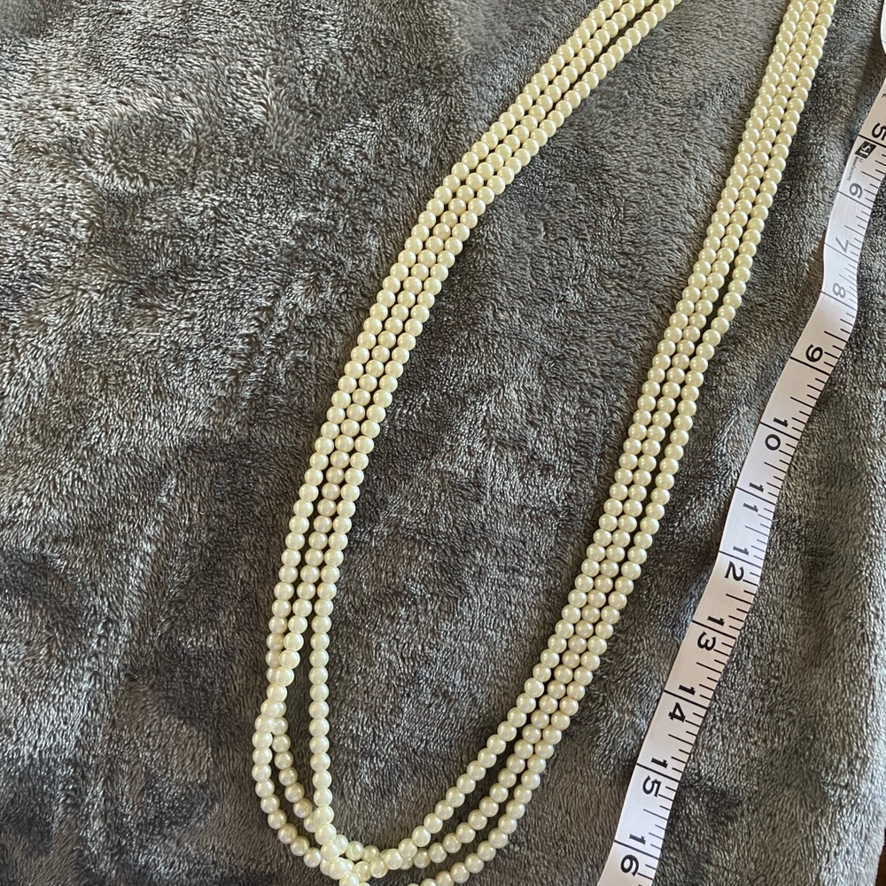 Cream Multi-Strand Pearl Necklace with‎ Layered Design